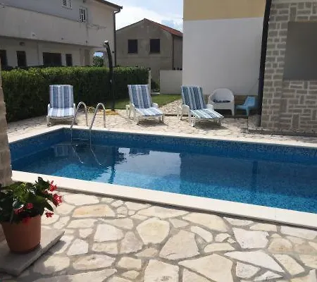 Ferienhaus Ara-zarok *