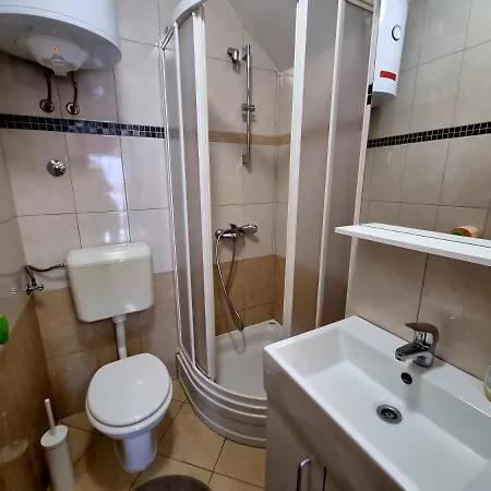 Ara-zarok Ferienhaus Baška