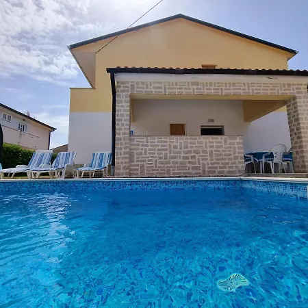 Ferienhaus Ara-zarok *