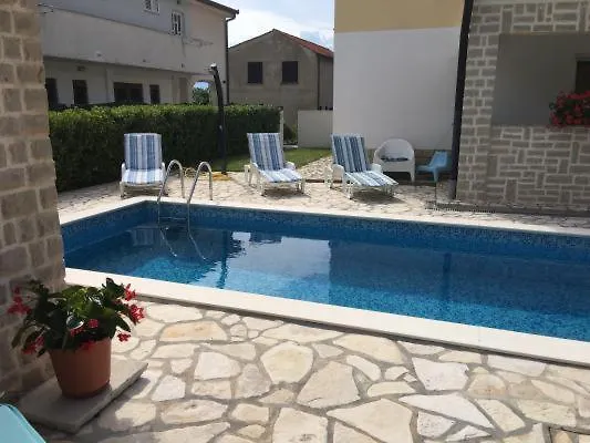 Ferienhaus Ara-zarok *