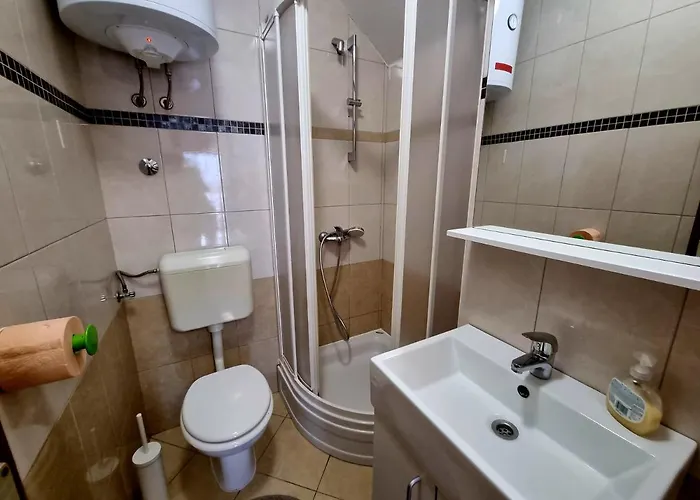 Ara-zarok Ferienhaus Baška